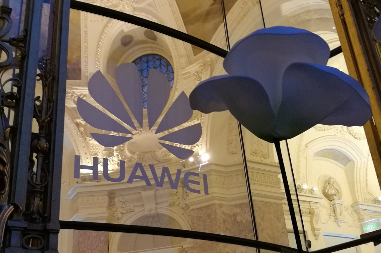 soiree-spectacle-danse-performance-lumiere-singuliere-huawei-event